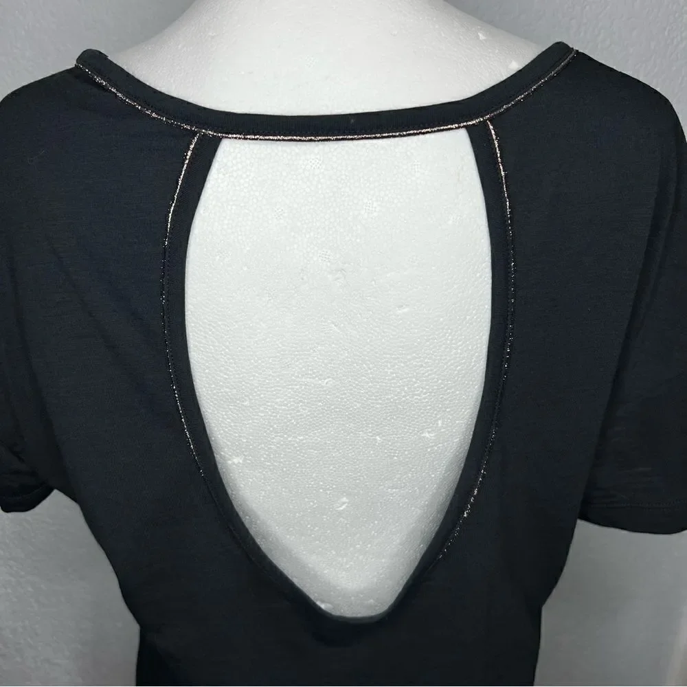 New! Nike Black/Dk Smoke Grey Yoga Dri-FIT Metallic Trim Women’s Top Sz Medium